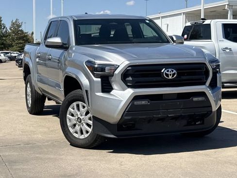 Used 2026 Toyota Tacoma SR5 RWD image 2
