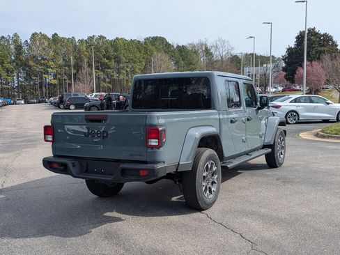 New 2026 Jeep Gladiator Sahara image 5