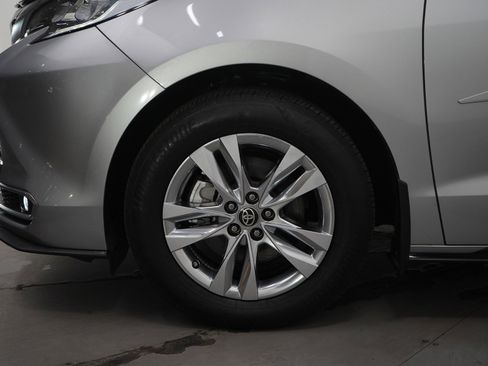 Used 2024 Toyota Sienna Limited AWD/4WD image 30