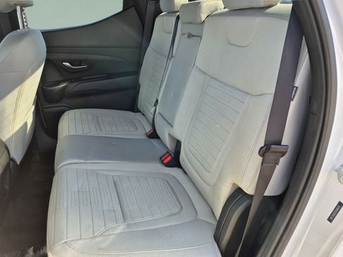 Used 2025 Hyundai Santa Cruz SE FWD image 16