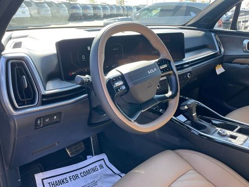 New 2026 Kia Sorento SX Prestige w/ Olive Brown Leather Package image 9