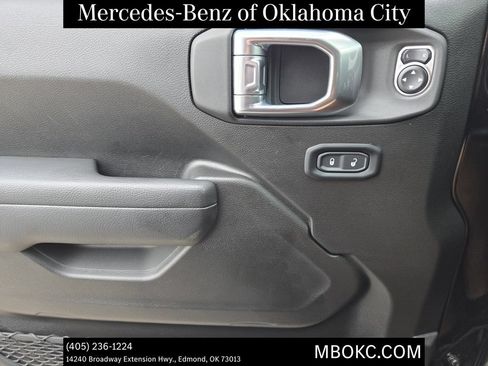 Used 2024 Jeep Wrangler Unlimited Sport AWD/4WD image 17