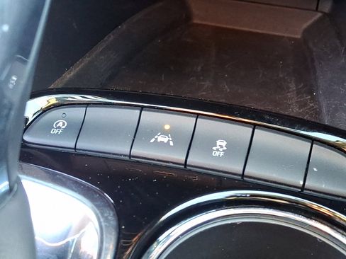 Used 2023 Buick Encore GX Select FWD image 26