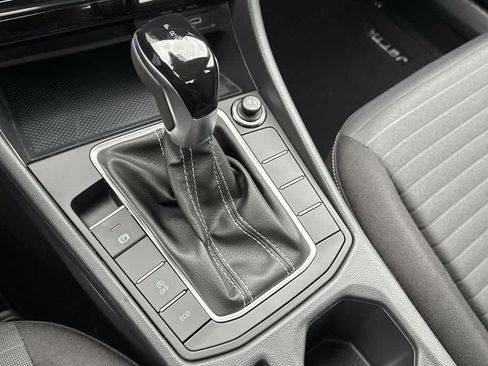 Used 2025 Volkswagen Jetta S FWD image 27