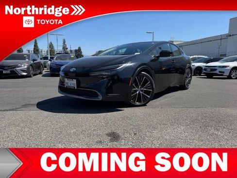 Used 2024 Toyota Prius XLE FWD image 2