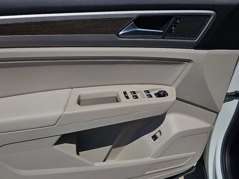 Used 2019 Volkswagen Atlas SE w/ Towing Package FWD image 21