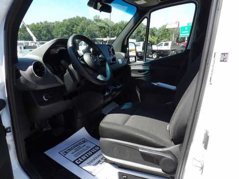 Used 2025 Mercedes-Benz Sprinter 2500 image 16