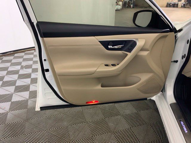 Used 2015 Nissan Altima 2.5 SV w/ Convenience Package FWD image 15