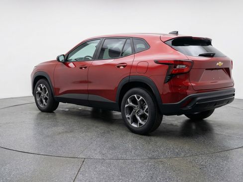 Used 2025 Chevrolet Trax LT FWD image 6