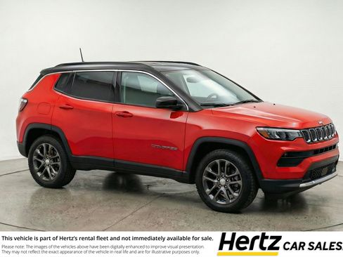 Used 2025 Jeep Compass Trailhawk image 1