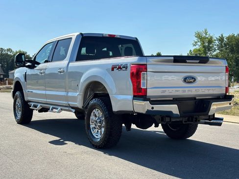 Used 2018 Ford F250 XLT w/ XLT Premium Package AWD/4WD image 5