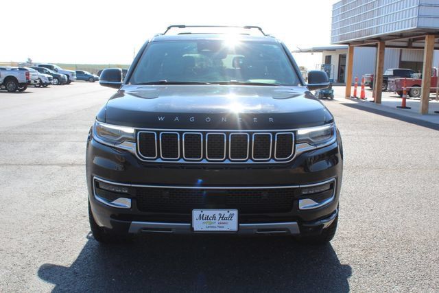 Used 2022 Jeep Wagoneer Series II w/ Premium Group I AWD/4WD image 12
