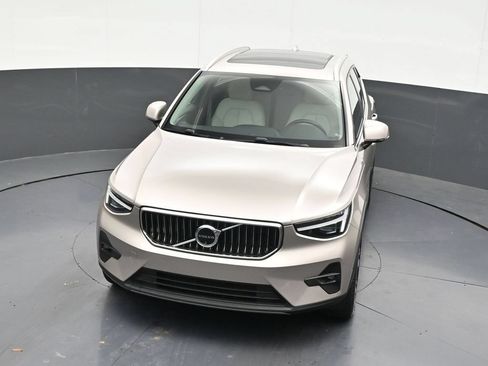 Used 2024 Volvo XC40 B5 Plus AWD/4WD image 22