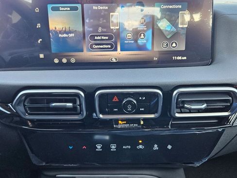 New 2026 Nissan Sentra SR w/ Floor Mat Package FWD image 12