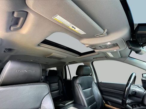 Used 2019 GMC Yukon Denali w/ Denali Ultimate Package RWD image 14