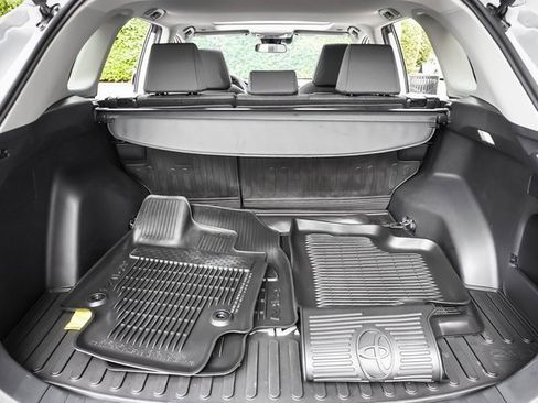 Used 2024 Toyota RAV4 XLE image 22