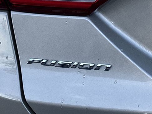 Used 2018 Ford Fusion S image 9