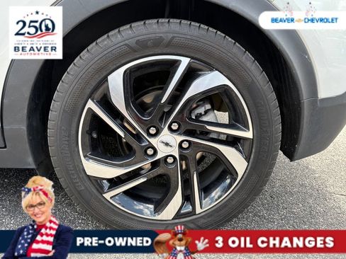Used 2022 Chevrolet Bolt LT w/ Infotainment Package FWD image 10