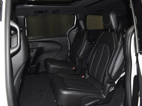 New 2026 Chrysler Pacifica Select w/ S Appearance Package image 28