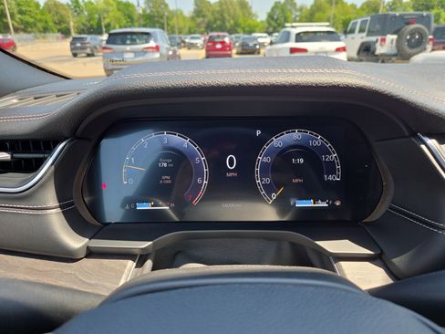 Used 2024 Jeep Grand Cherokee L Limited w/ Luxury Tech Group II image 14