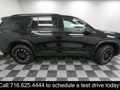 Used 2024 Chevrolet Traverse Z71 AWD/4WD image 7