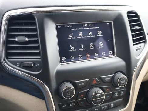 Used 2019 Jeep Grand Cherokee Laredo image 19