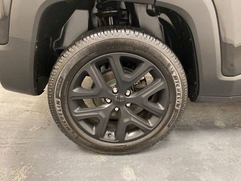 Used 2018 Jeep Renegade Altitude image 31