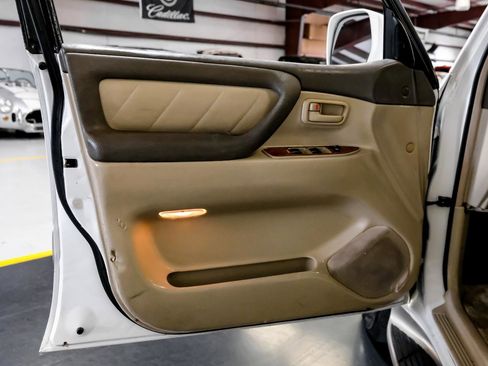 Used 2003 Toyota Land Cruiser AWD/4WD image 36