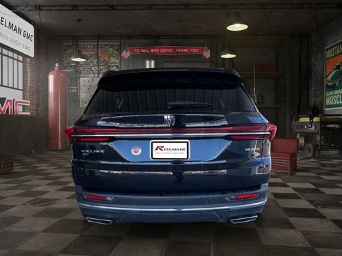 Used 2025 Buick Enclave Preferred image 4