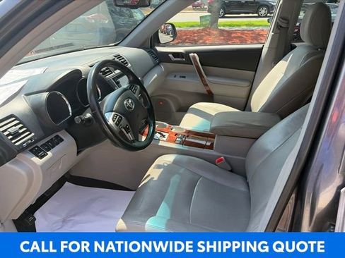 Used 2013 Toyota Highlander Limited AWD/4WD image 8