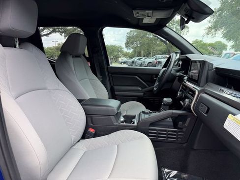 Used 2025 Toyota Tacoma SR5 AWD/4WD image 17