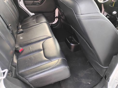 Used 2015 Jeep Wrangler Unlimited Sahara image 22
