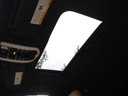 Used 2016 Porsche Cayenne image 30