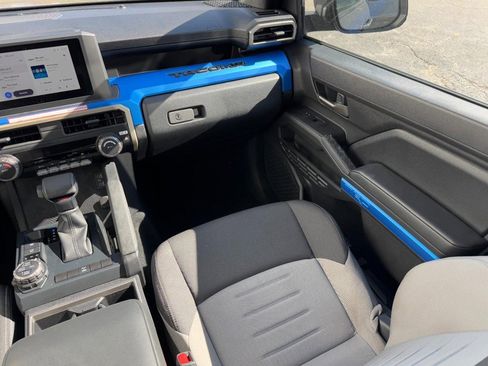 Used 2025 Toyota Tacoma 4x4 Double Cab image 15