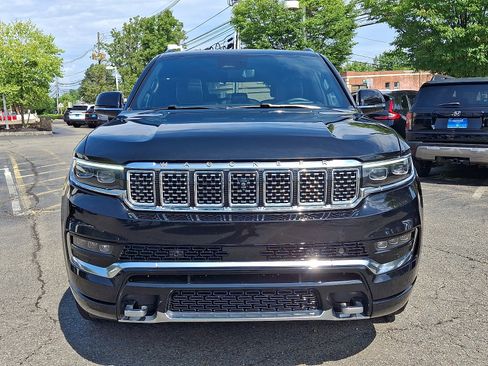 Used 2024 Jeep Grand Wagoneer Series III w/ HD Trailer Tow Package AWD/4WD image 2