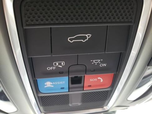 Used 2022 Jeep Grand Cherokee Limited image 28