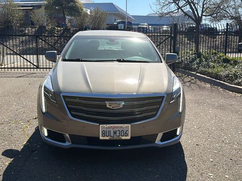 Used 2019 Cadillac XTS Luxury image 2