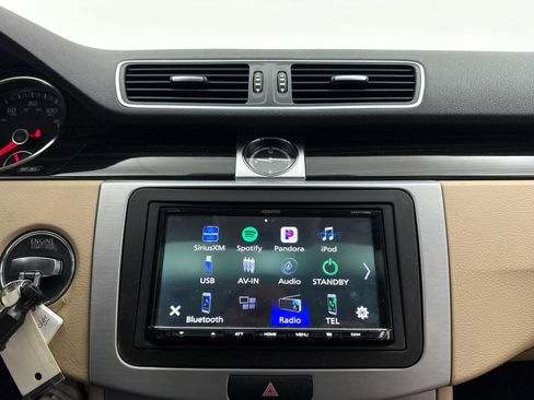 Used 2014 Volkswagen CC Executive image 21