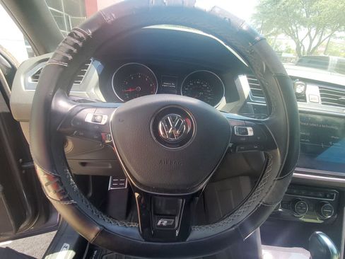 Used 2021 Volkswagen Tiguan SE R-Line FWD image 14