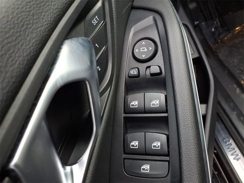 Used 2024 BMW 330i xDrive Sedan w/ Convenience Package image 17