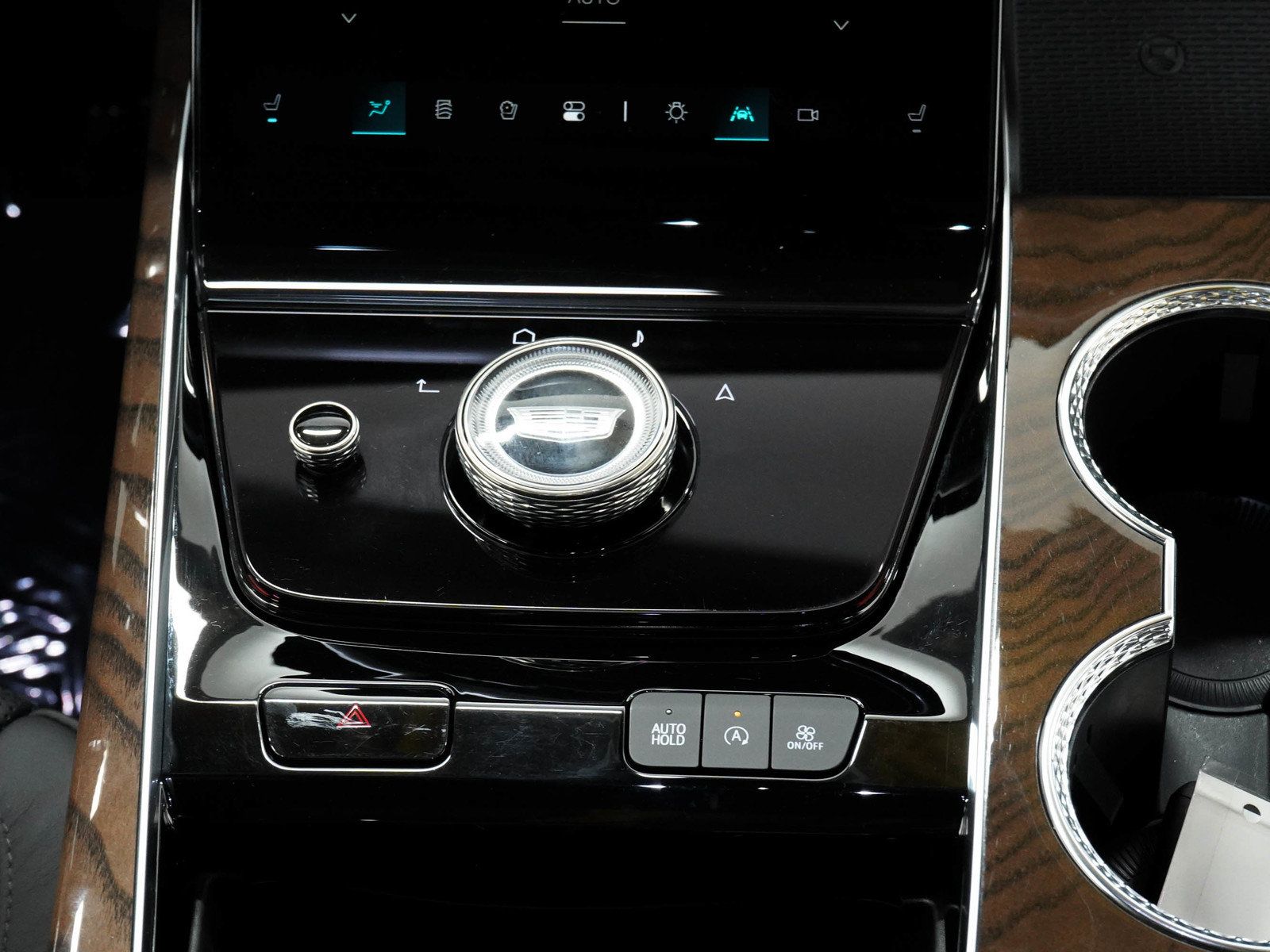 Used 2026 Cadillac Escalade Platinum Sport AWD/4WD image 18