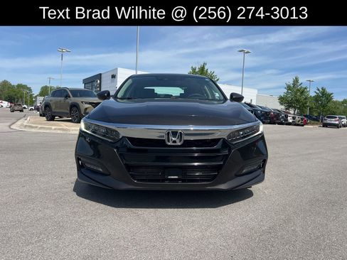 Used 2018 Honda Accord Touring image 2