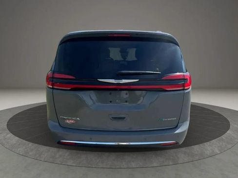 Used 2021 Chrysler Pacifica Touring-L FWD image 5