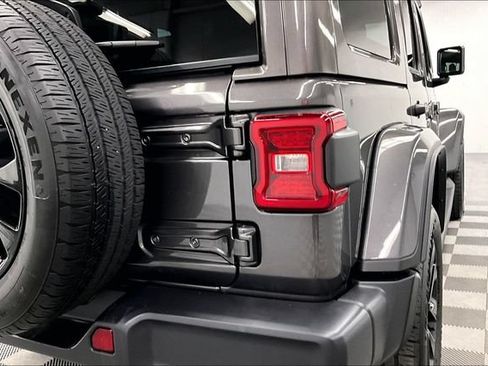 Used 2025 Jeep Wrangler Unlimited Sahara AWD/4WD image 9