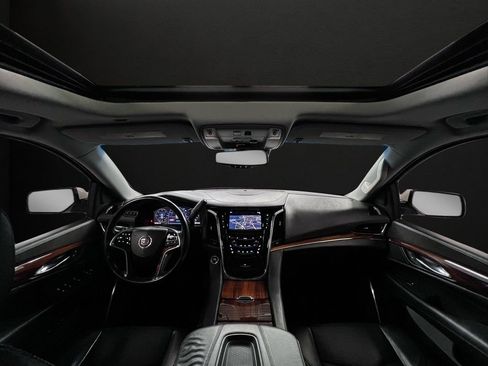 Used 2015 Cadillac Escalade Premium AWD/4WD image 12