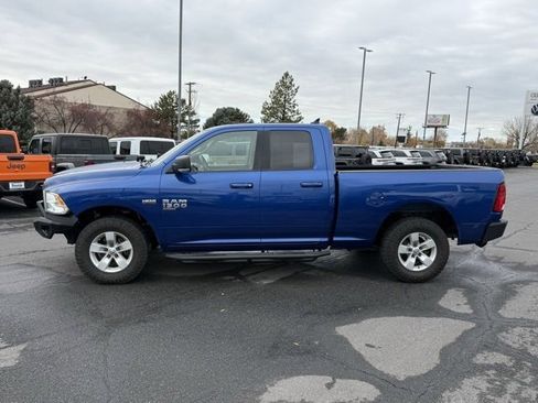 Used 2019 RAM 1500 Classic SLT w/ Luxury Group image 9