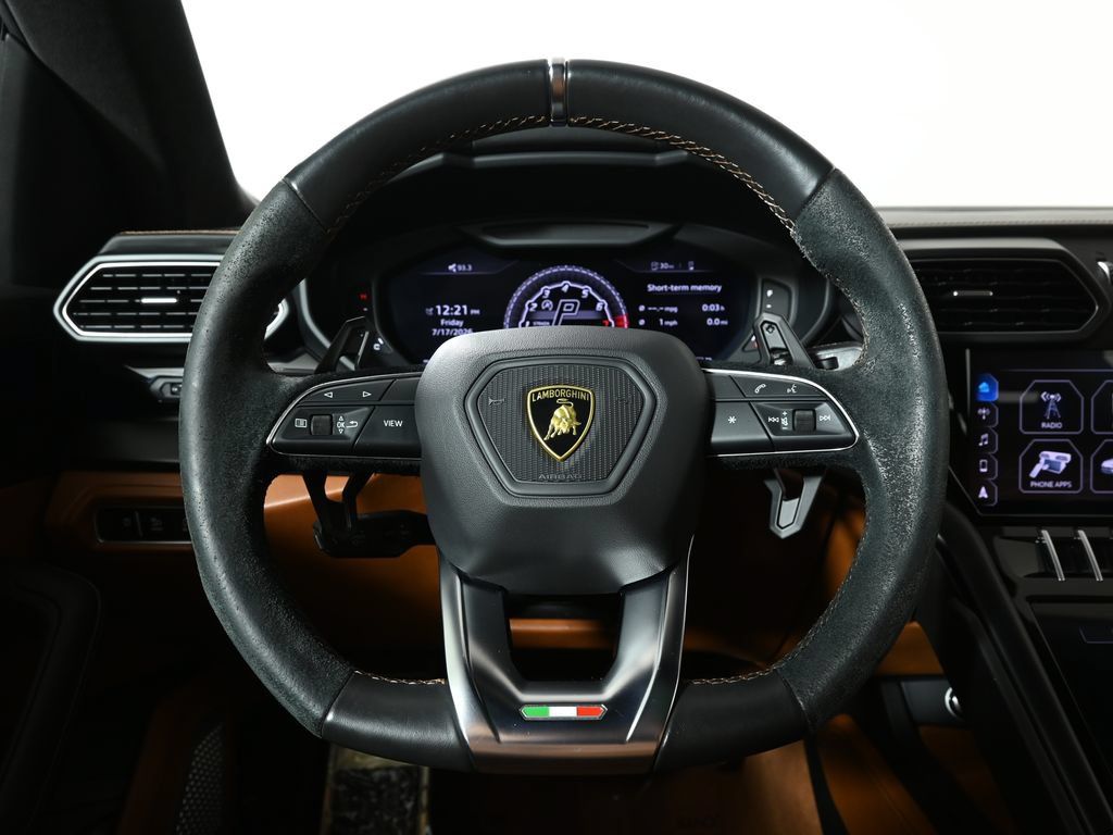 Used 2021 Lamborghini Urus AWD/4WD image 16