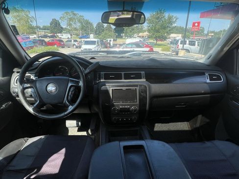 Used 2010 Chevrolet Silverado 2500 LTZ w/ Convenience Package AWD/4WD image 11