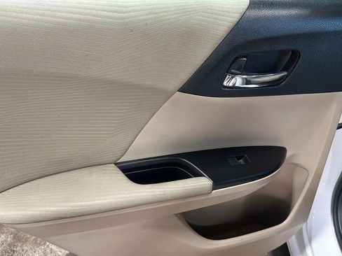 Used 2017 Honda Accord LX image 12