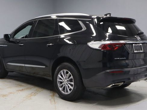 Used 2023 Buick Enclave Essence FWD image 9